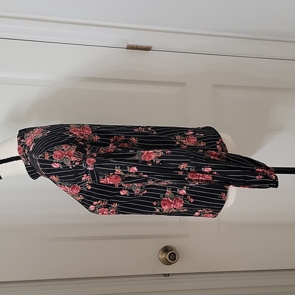 H&M Size 6 Black and Pink Floral with White Stripe Cotton Balloon-sleeved Blouse - Picture 4 of 13